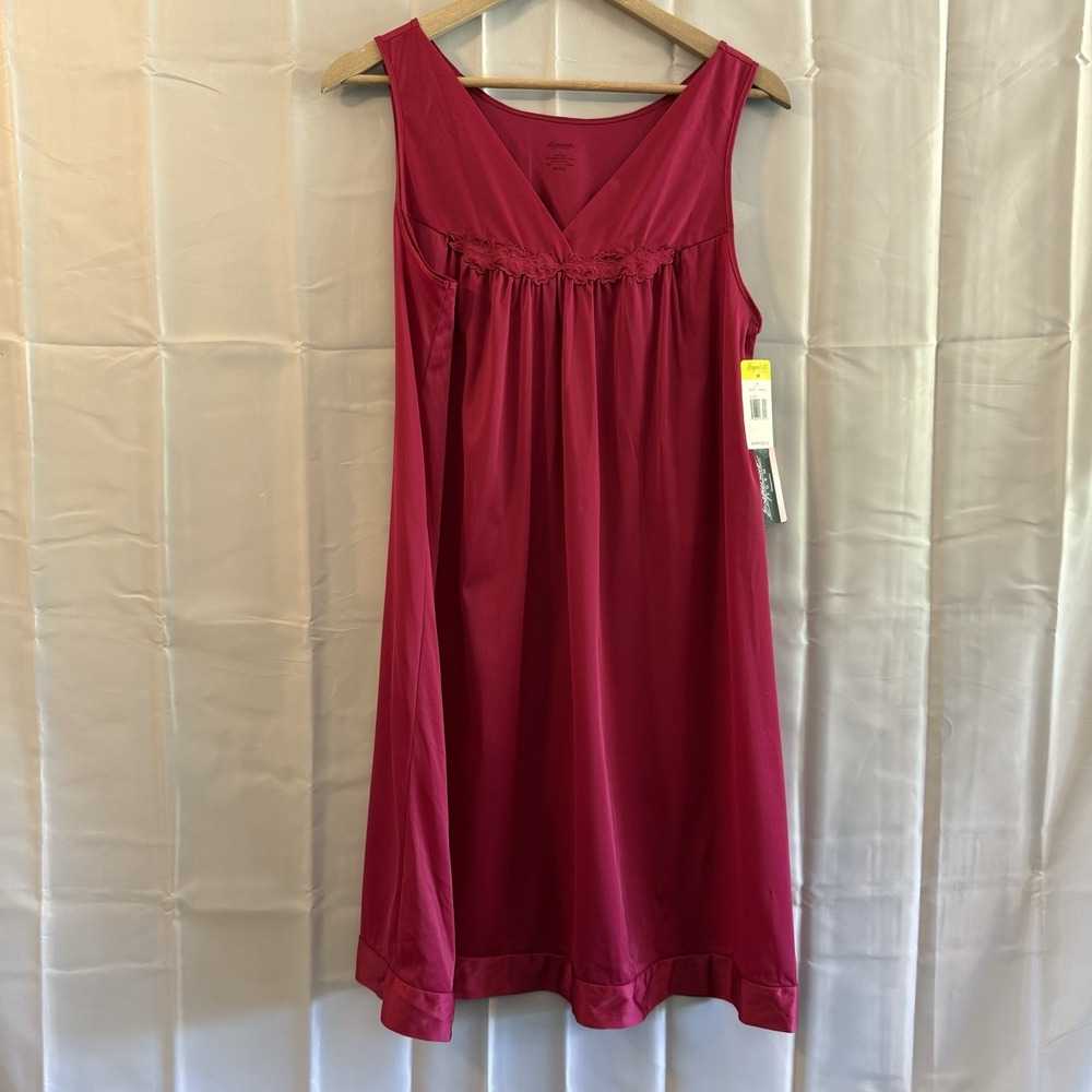 Exquisite Form M Short Sleeveless Nightgown Slip Nylon‎ Red Wine  V Neck New